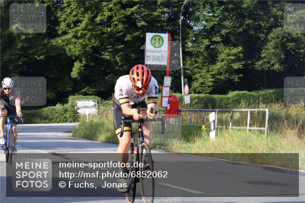 25.08.2024 - Elbe Triathlon Hamburg Fuchs,  Jonas http://msf.ph/oto/6852062 25.08.2024 09:15:36 Radfahren 264, 312, 302, 70, 88, 126 meine-sportfotos.de