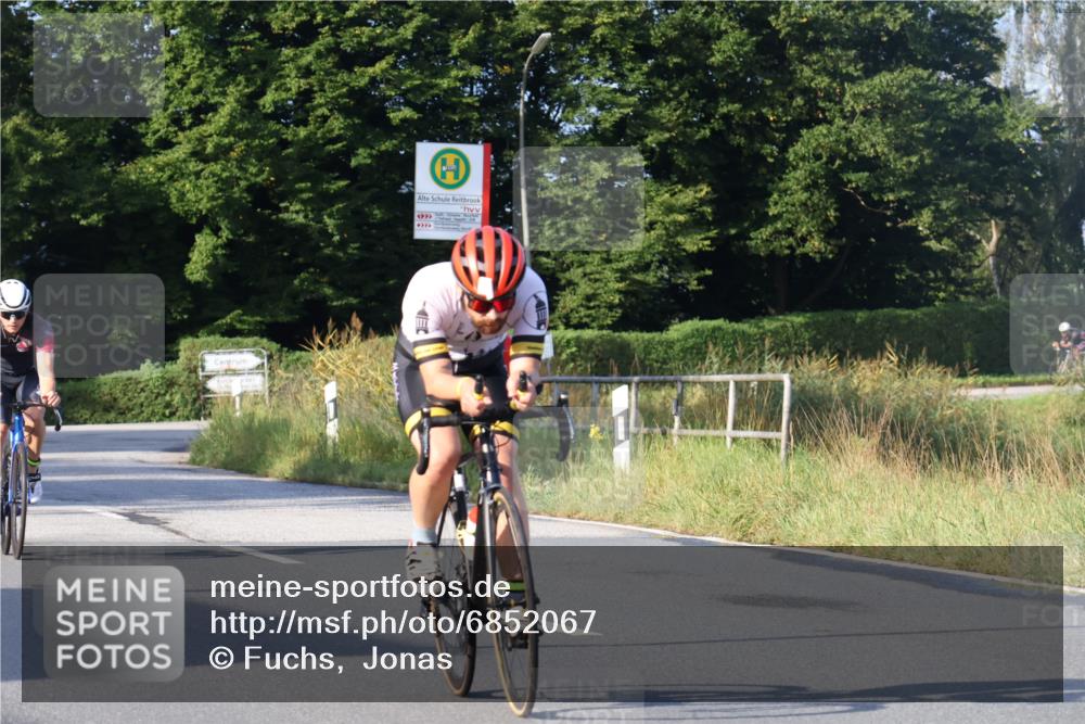 25.08.2024 - Elbe Triathlon Hamburg Fuchs,  Jonas http://msf.ph/oto/6852067 25.08.2024 09:15:36 Radfahren 264, 312, 302, 70, 88, 126 meine-sportfotos.de