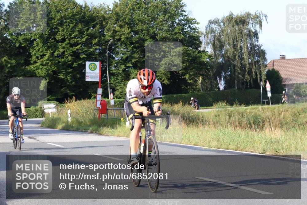 25.08.2024 - Elbe Triathlon Hamburg Fuchs,  Jonas http://msf.ph/oto/6852081 25.08.2024 09:15:36 Radfahren 264, 312, 302, 70, 88, 126 meine-sportfotos.de