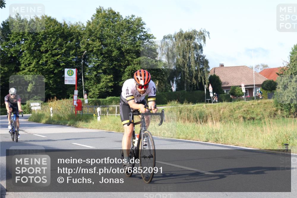25.08.2024 - Elbe Triathlon Hamburg Fuchs,  Jonas http://msf.ph/oto/6852091 25.08.2024 09:15:36 Radfahren 264, 312, 302, 70, 88, 126 meine-sportfotos.de
