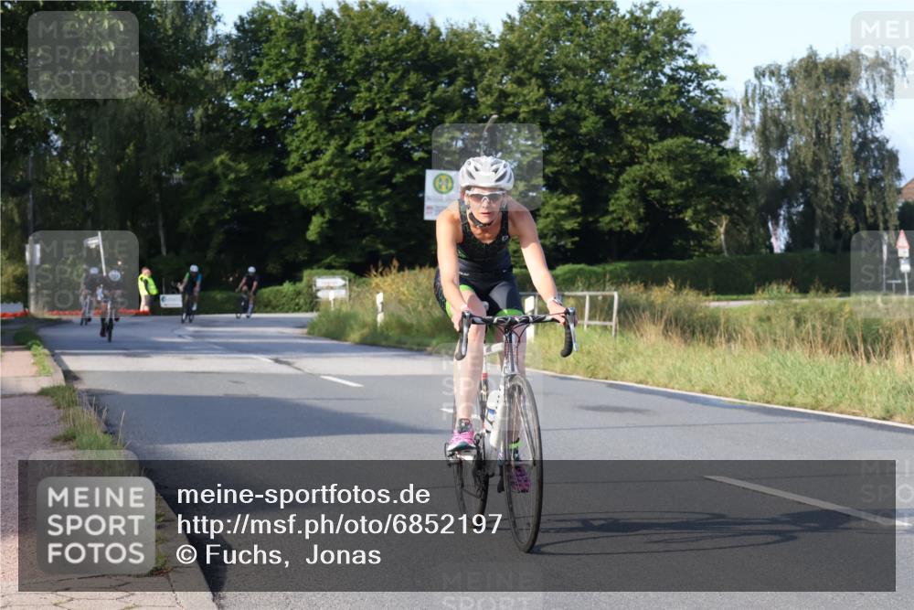 25.08.2024 - Elbe Triathlon Hamburg Fuchs,  Jonas http://msf.ph/oto/6852197 25.08.2024 09:15:42 Radfahren 70, 88, 126, 66 meine-sportfotos.de
