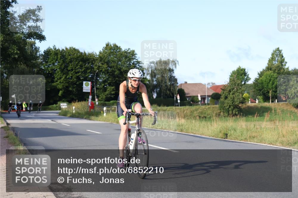 25.08.2024 - Elbe Triathlon Hamburg Fuchs,  Jonas http://msf.ph/oto/6852210 25.08.2024 09:15:43 Radfahren 88, 126, 66, 44, 223, 231 meine-sportfotos.de