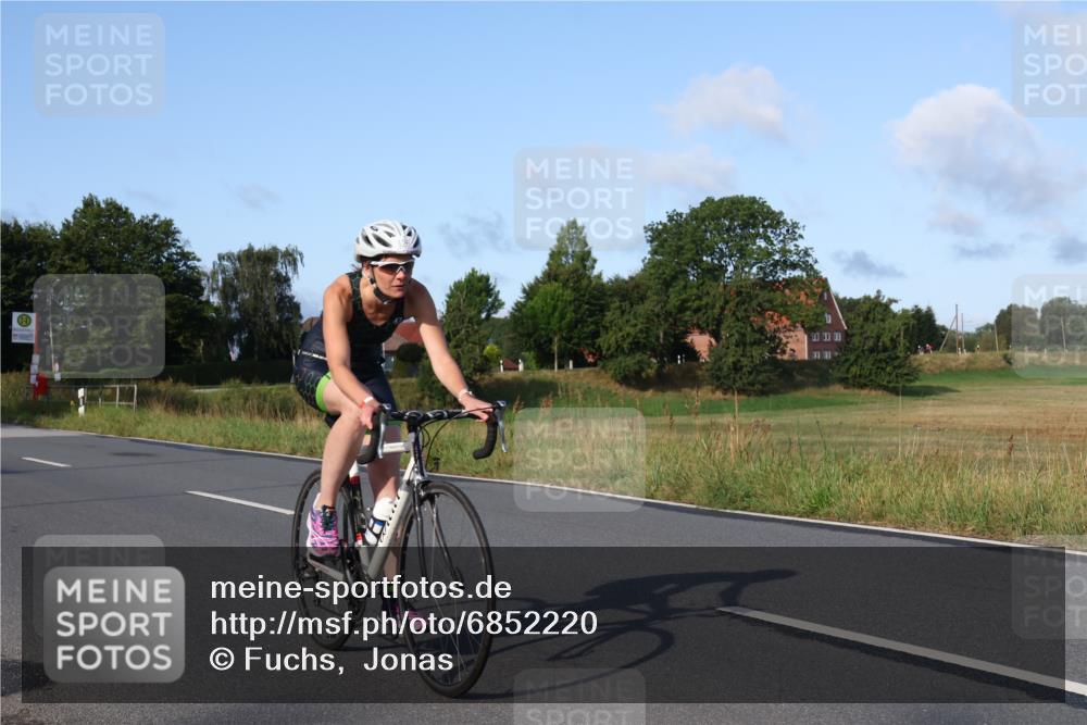 25.08.2024 - Elbe Triathlon Hamburg Fuchs,  Jonas http://msf.ph/oto/6852220 25.08.2024 09:15:43 Radfahren 88, 126, 66, 44, 223, 231 meine-sportfotos.de