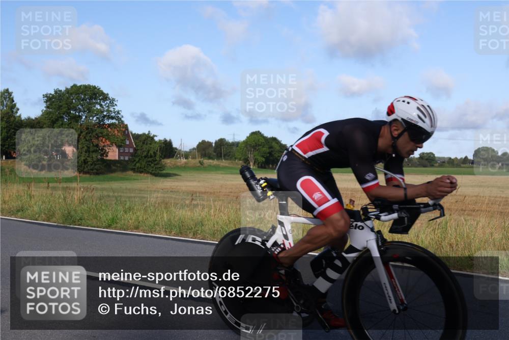 25.08.2024 - Elbe Triathlon Hamburg Fuchs,  Jonas http://msf.ph/oto/6852275 25.08.2024 09:15:47 Radfahren 126, 66, 44, 223, 231 meine-sportfotos.de