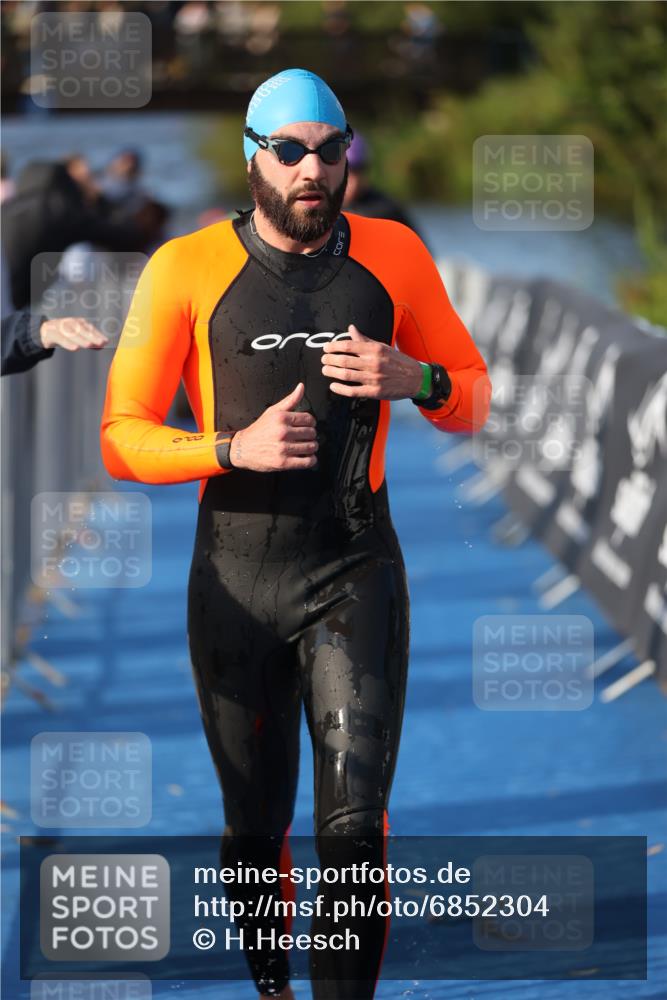 25.08.2024 - Elbe Triathlon Hamburg H.Heesch http://msf.ph/oto/6852304 25.08.2024 09:00:29 Schwimmen 230, 235, 248, 252, 258 meine-sportfotos.de