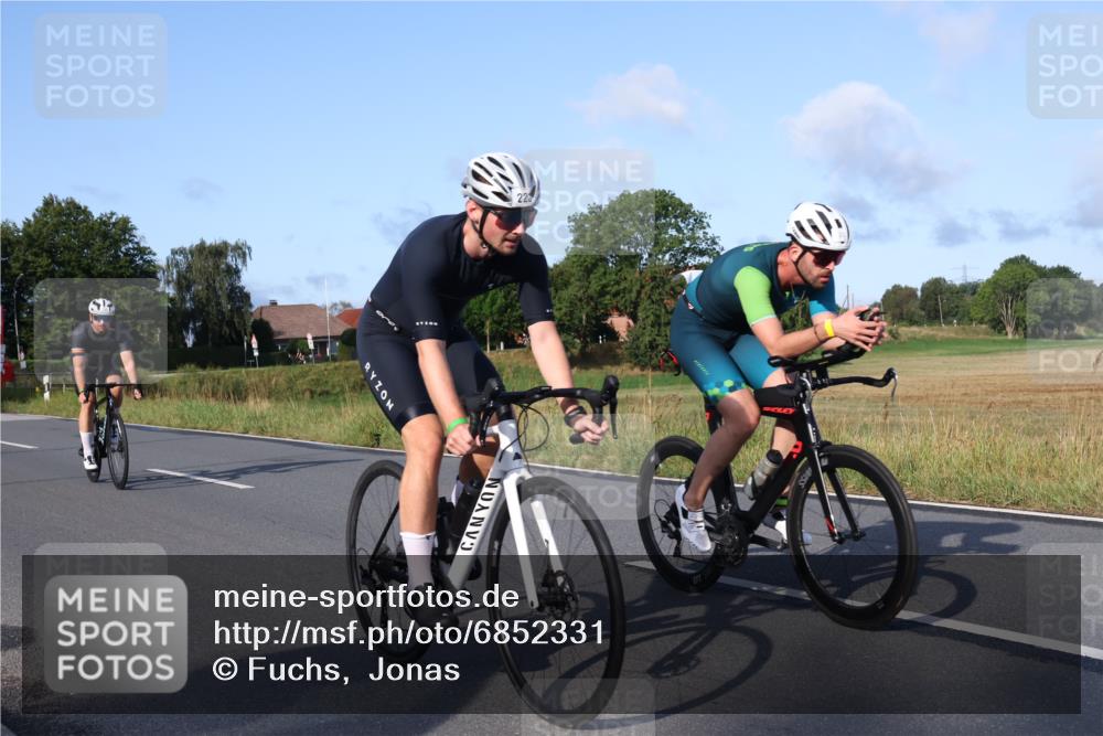 25.08.2024 - Elbe Triathlon Hamburg Fuchs,  Jonas http://msf.ph/oto/6852331 25.08.2024 09:15:50 Radfahren 66, 44, 223, 231, 82 meine-sportfotos.de