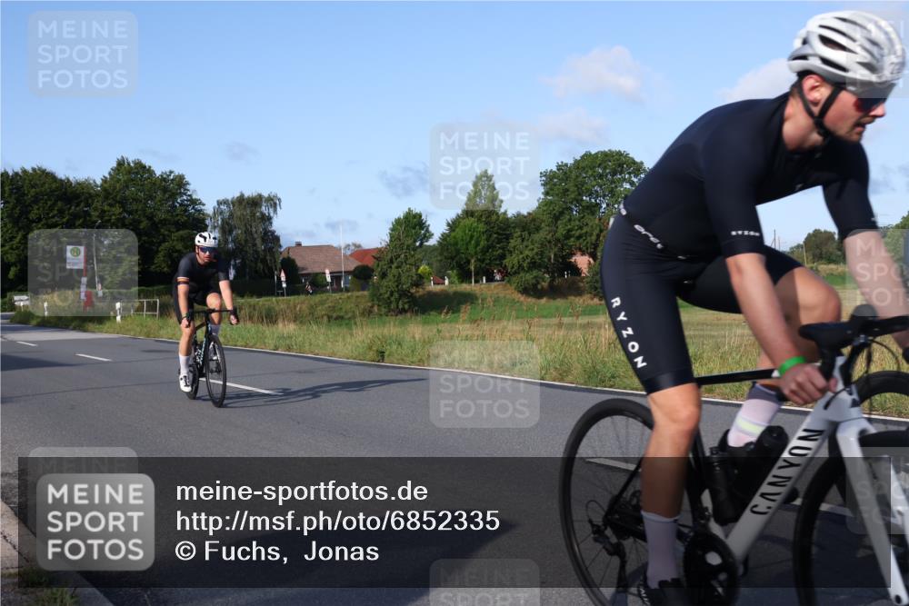 25.08.2024 - Elbe Triathlon Hamburg Fuchs,  Jonas http://msf.ph/oto/6852335 25.08.2024 09:15:50 Radfahren 66, 44, 223, 231, 82 meine-sportfotos.de