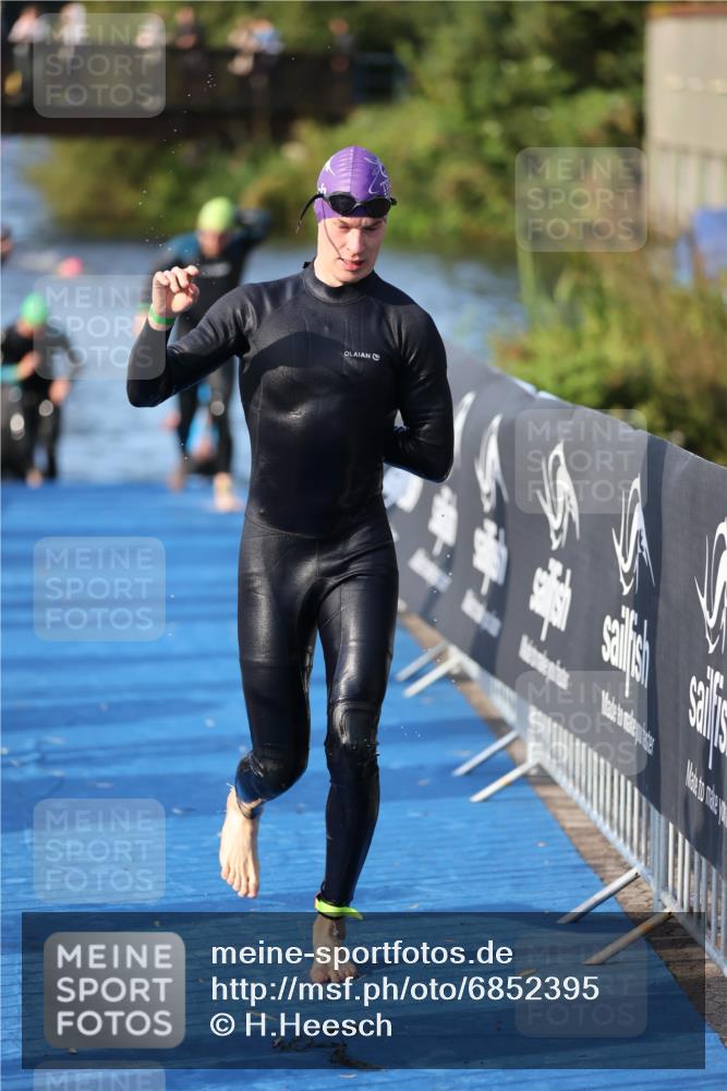 25.08.2024 - Elbe Triathlon Hamburg H.Heesch http://msf.ph/oto/6852395 25.08.2024 09:00:31 Schwimmen 230, 235, 248, 252, 258 meine-sportfotos.de