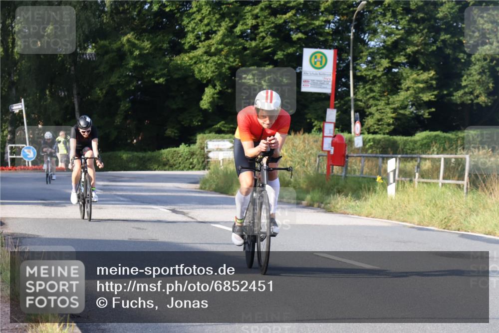 25.08.2024 - Elbe Triathlon Hamburg Fuchs,  Jonas http://msf.ph/oto/6852451 25.08.2024 09:16:00 Radfahren 82, 68, 133, 144 meine-sportfotos.de