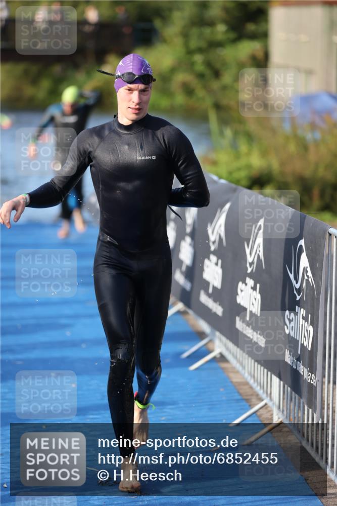 25.08.2024 - Elbe Triathlon Hamburg H.Heesch http://msf.ph/oto/6852455 25.08.2024 09:00:32 Schwimmen 230, 235, 248, 252, 258 meine-sportfotos.de