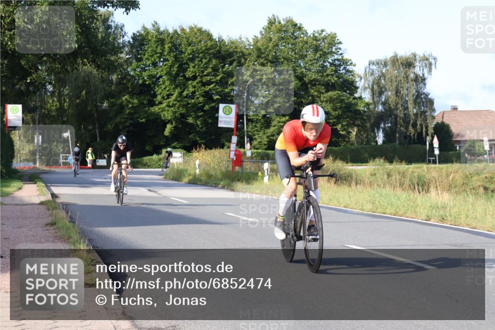 25.08.2024 - Elbe Triathlon Hamburg Fuchs,  Jonas http://msf.ph/oto/6852474 25.08.2024 09:16:01 Radfahren 68, 133, 144 meine-sportfotos.de
