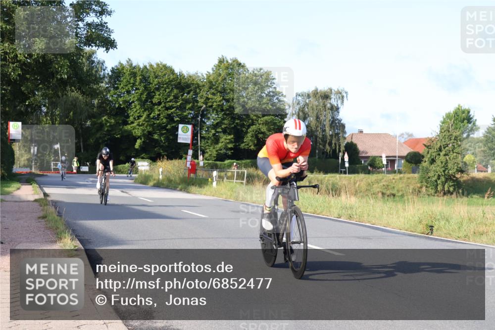 25.08.2024 - Elbe Triathlon Hamburg Fuchs,  Jonas http://msf.ph/oto/6852477 25.08.2024 09:16:01 Radfahren 68, 133, 144 meine-sportfotos.de