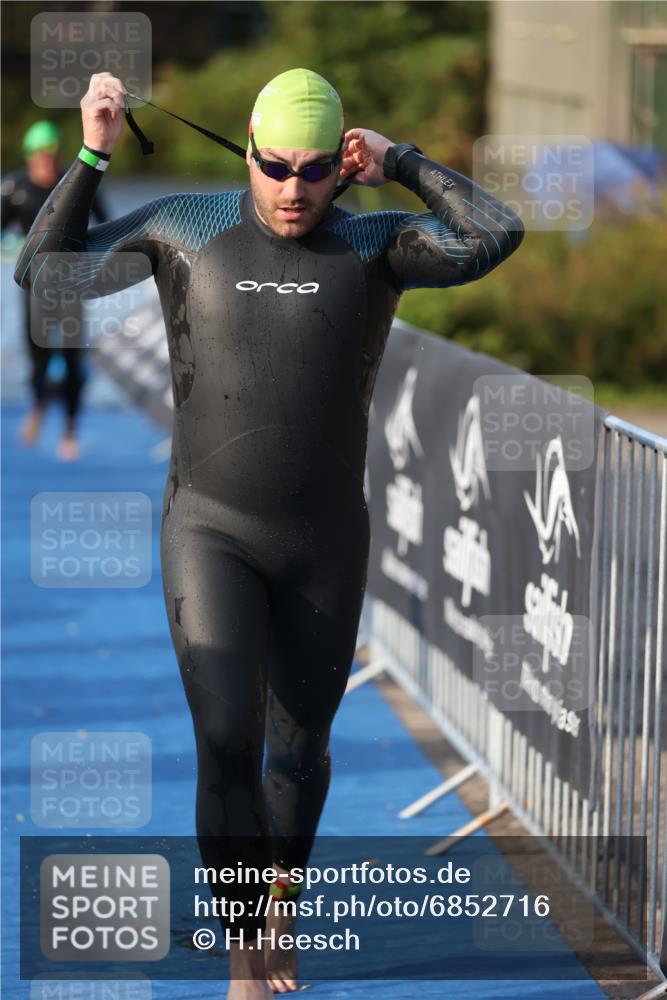 25.08.2024 - Elbe Triathlon Hamburg H.Heesch http://msf.ph/oto/6852716 25.08.2024 09:00:37 Schwimmen 226, 230, 235, 248, 252, 258 meine-sportfotos.de