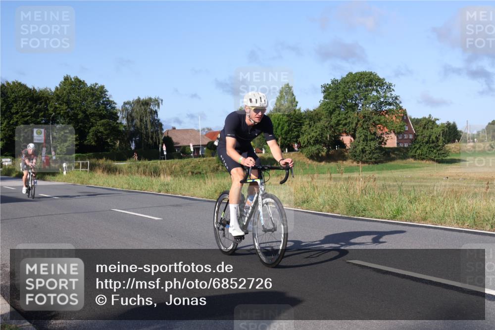 25.08.2024 - Elbe Triathlon Hamburg Fuchs,  Jonas http://msf.ph/oto/6852726 25.08.2024 09:16:09 Radfahren 133, 144, 249, 359 meine-sportfotos.de