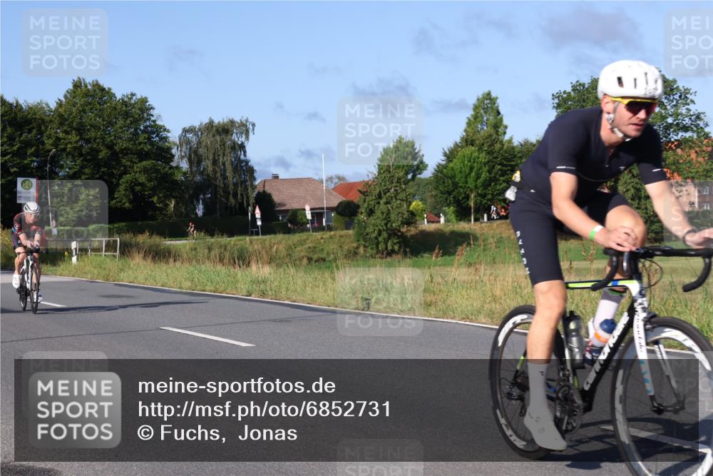 25.08.2024 - Elbe Triathlon Hamburg Fuchs,  Jonas http://msf.ph/oto/6852731 25.08.2024 09:16:09 Radfahren 133, 144, 249, 359 meine-sportfotos.de