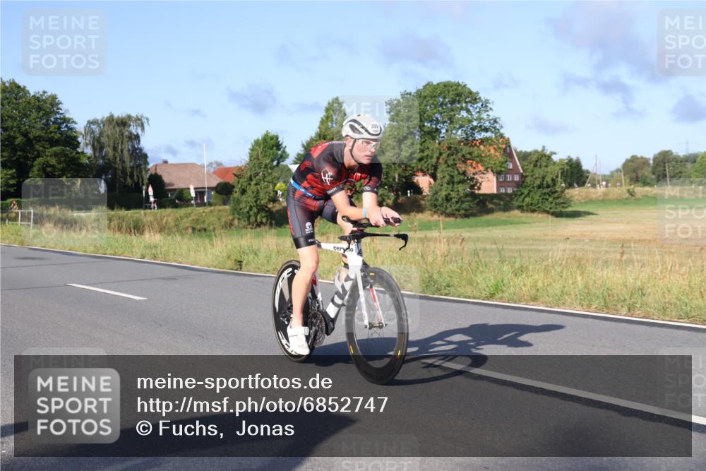 25.08.2024 - Elbe Triathlon Hamburg Fuchs,  Jonas http://msf.ph/oto/6852747 25.08.2024 09:16:10 Radfahren 144, 249, 359, 177 meine-sportfotos.de