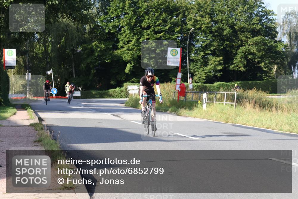 25.08.2024 - Elbe Triathlon Hamburg Fuchs,  Jonas http://msf.ph/oto/6852799 25.08.2024 09:16:15 Radfahren 359, 177, 78, 181 meine-sportfotos.de