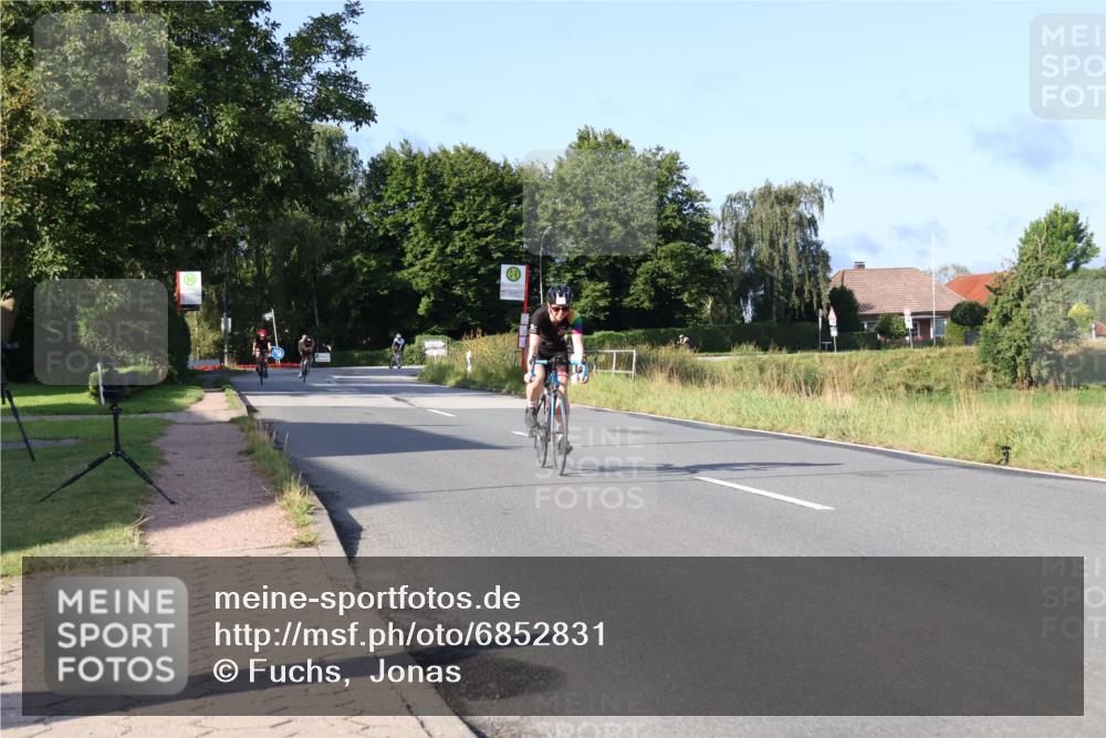 25.08.2024 - Elbe Triathlon Hamburg Fuchs,  Jonas http://msf.ph/oto/6852831 25.08.2024 09:16:16 Radfahren 177, 78, 181 meine-sportfotos.de