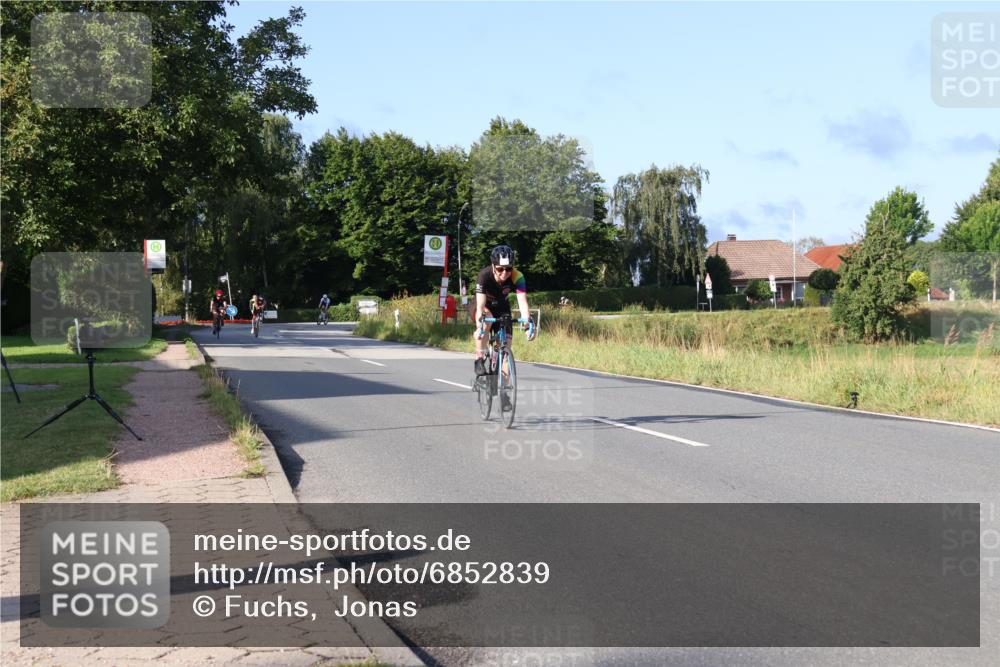 25.08.2024 - Elbe Triathlon Hamburg Fuchs,  Jonas http://msf.ph/oto/6852839 25.08.2024 09:16:16 Radfahren 177, 78, 181 meine-sportfotos.de