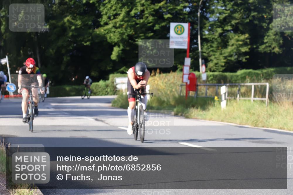 25.08.2024 - Elbe Triathlon Hamburg Fuchs,  Jonas http://msf.ph/oto/6852856 25.08.2024 09:16:19 Radfahren 177, 78, 181, 67, 330, 101 meine-sportfotos.de