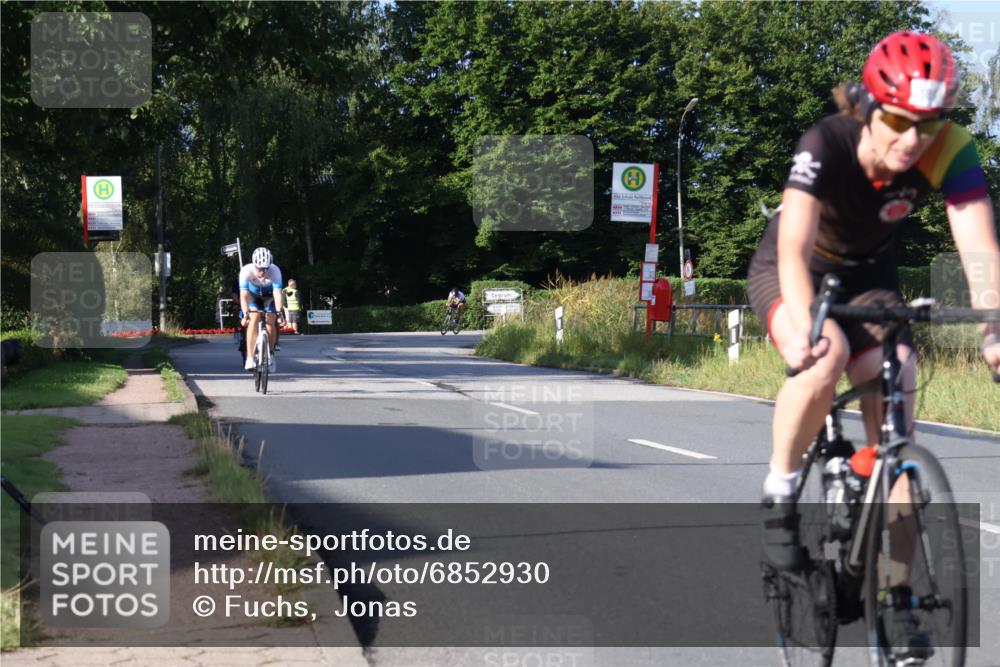25.08.2024 - Elbe Triathlon Hamburg Fuchs,  Jonas http://msf.ph/oto/6852930 25.08.2024 09:16:21 Radfahren 177, 78, 181, 67, 330, 101 meine-sportfotos.de