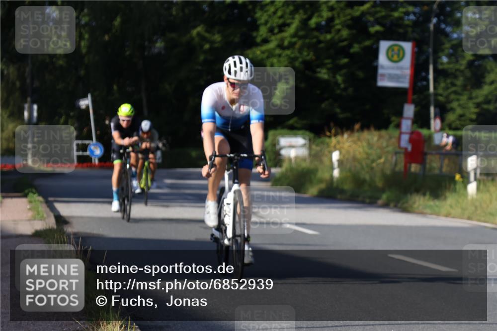 25.08.2024 - Elbe Triathlon Hamburg Fuchs,  Jonas http://msf.ph/oto/6852939 25.08.2024 09:16:23 Radfahren 78, 181, 67, 330, 101, 72 meine-sportfotos.de