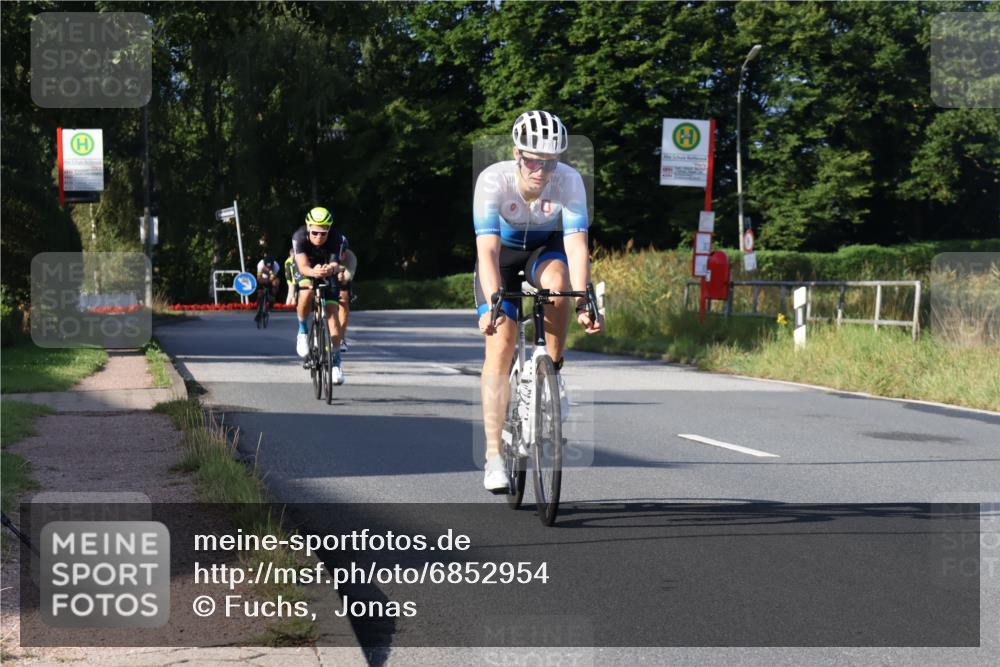 25.08.2024 - Elbe Triathlon Hamburg Fuchs,  Jonas http://msf.ph/oto/6852954 25.08.2024 09:16:23 Radfahren 78, 181, 67, 330, 101, 72 meine-sportfotos.de