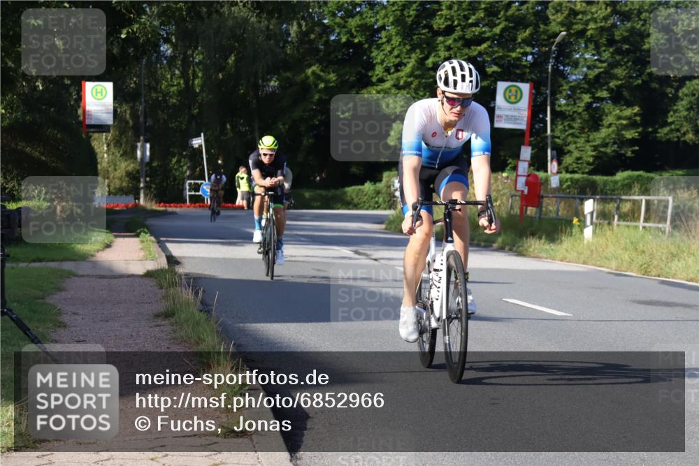 25.08.2024 - Elbe Triathlon Hamburg Fuchs,  Jonas http://msf.ph/oto/6852966 25.08.2024 09:16:23 Radfahren 78, 181, 67, 330, 101, 72 meine-sportfotos.de