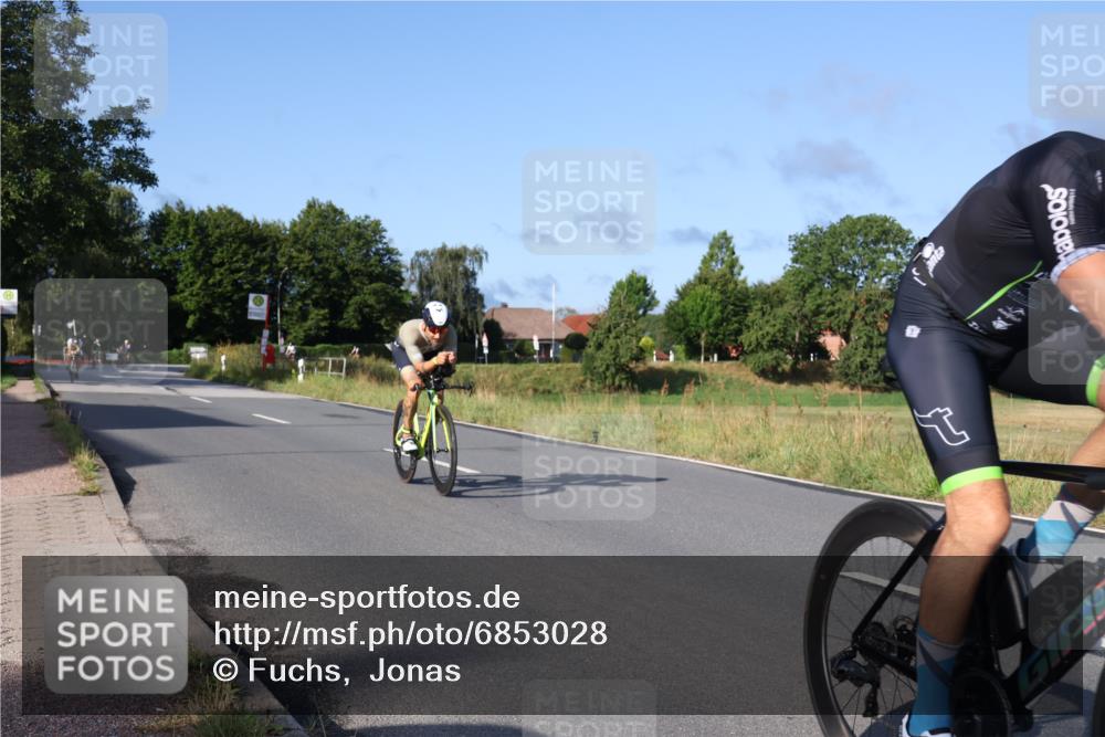 25.08.2024 - Elbe Triathlon Hamburg Fuchs,  Jonas http://msf.ph/oto/6853028 25.08.2024 09:16:26 Radfahren 181, 67, 330, 101, 72, 127 meine-sportfotos.de