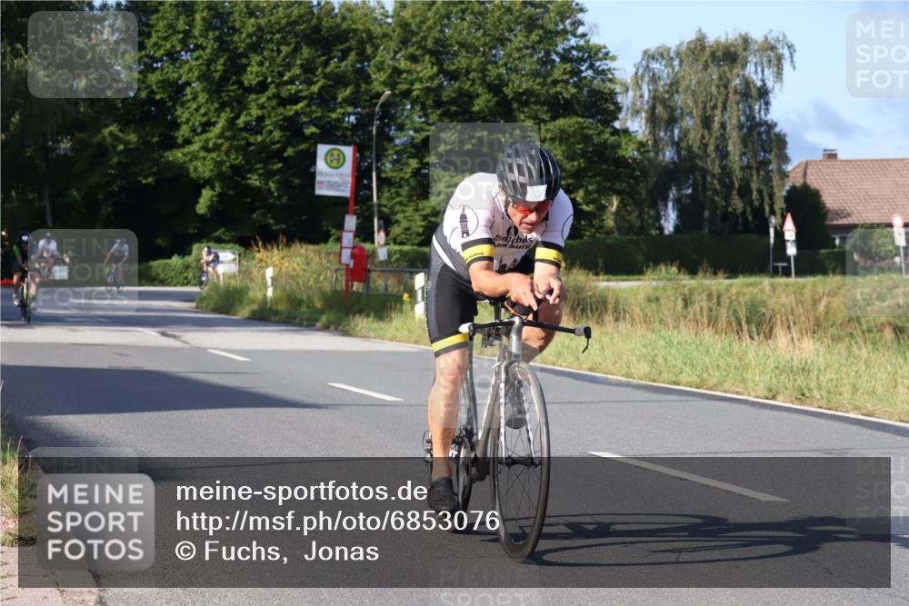 25.08.2024 - Elbe Triathlon Hamburg Fuchs,  Jonas http://msf.ph/oto/6853076 25.08.2024 09:16:29 Radfahren 67, 330, 101, 72, 127, 118, 254 meine-sportfotos.de