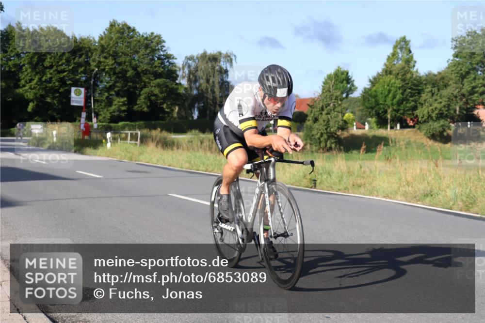 25.08.2024 - Elbe Triathlon Hamburg Fuchs,  Jonas http://msf.ph/oto/6853089 25.08.2024 09:16:29 Radfahren 67, 330, 101, 72, 127, 118, 254 meine-sportfotos.de