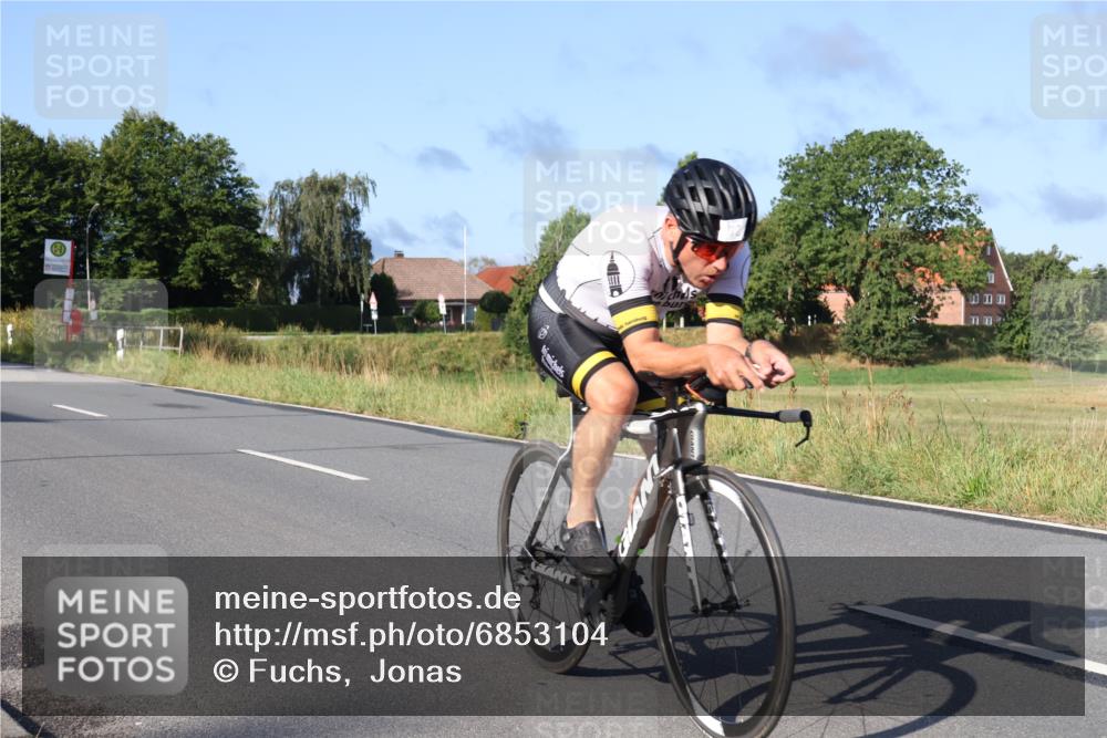 25.08.2024 - Elbe Triathlon Hamburg Fuchs,  Jonas http://msf.ph/oto/6853104 25.08.2024 09:16:29 Radfahren 67, 330, 101, 72, 127, 118, 254 meine-sportfotos.de
