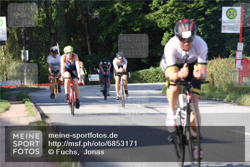 25.08.2024 - Elbe Triathlon Hamburg Fuchs,  Jonas http://msf.ph/oto/6853171 25.08.2024 09:16:33 Radfahren 72, 127, 118, 254, 123, 173, 314 meine-sportfotos.de