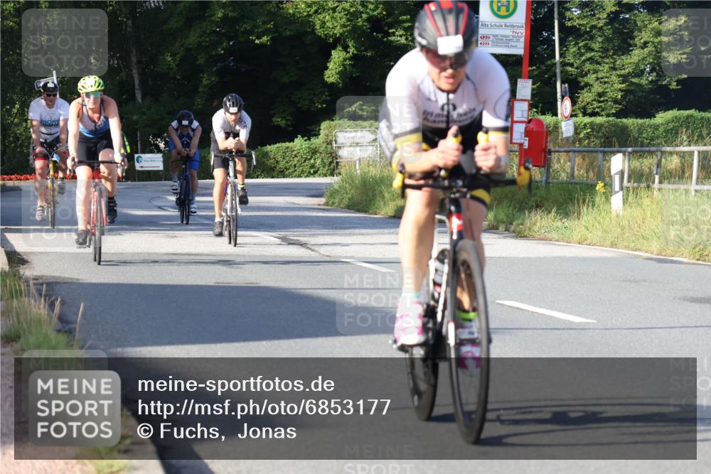 25.08.2024 - Elbe Triathlon Hamburg Fuchs,  Jonas http://msf.ph/oto/6853177 25.08.2024 09:16:33 Radfahren 72, 127, 118, 254, 123, 173, 314 meine-sportfotos.de