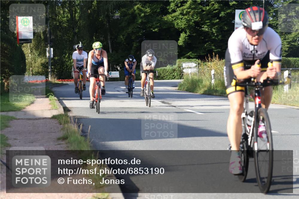 25.08.2024 - Elbe Triathlon Hamburg Fuchs,  Jonas http://msf.ph/oto/6853190 25.08.2024 09:16:33 Radfahren 72, 127, 118, 254, 123, 173, 314 meine-sportfotos.de