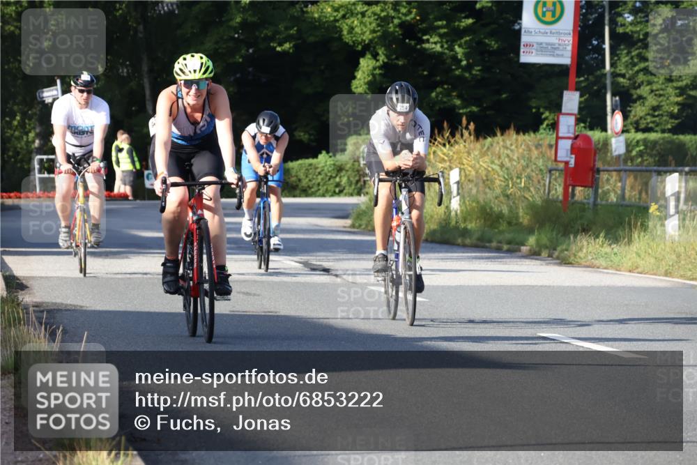 25.08.2024 - Elbe Triathlon Hamburg Fuchs,  Jonas http://msf.ph/oto/6853222 25.08.2024 09:16:34 Radfahren 72, 127, 118, 254, 123, 173, 314 meine-sportfotos.de
