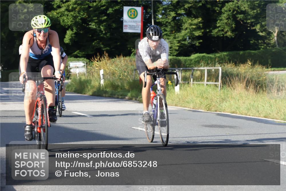 25.08.2024 - Elbe Triathlon Hamburg Fuchs,  Jonas http://msf.ph/oto/6853248 25.08.2024 09:16:35 Radfahren 127, 118, 254, 123, 173, 314 meine-sportfotos.de