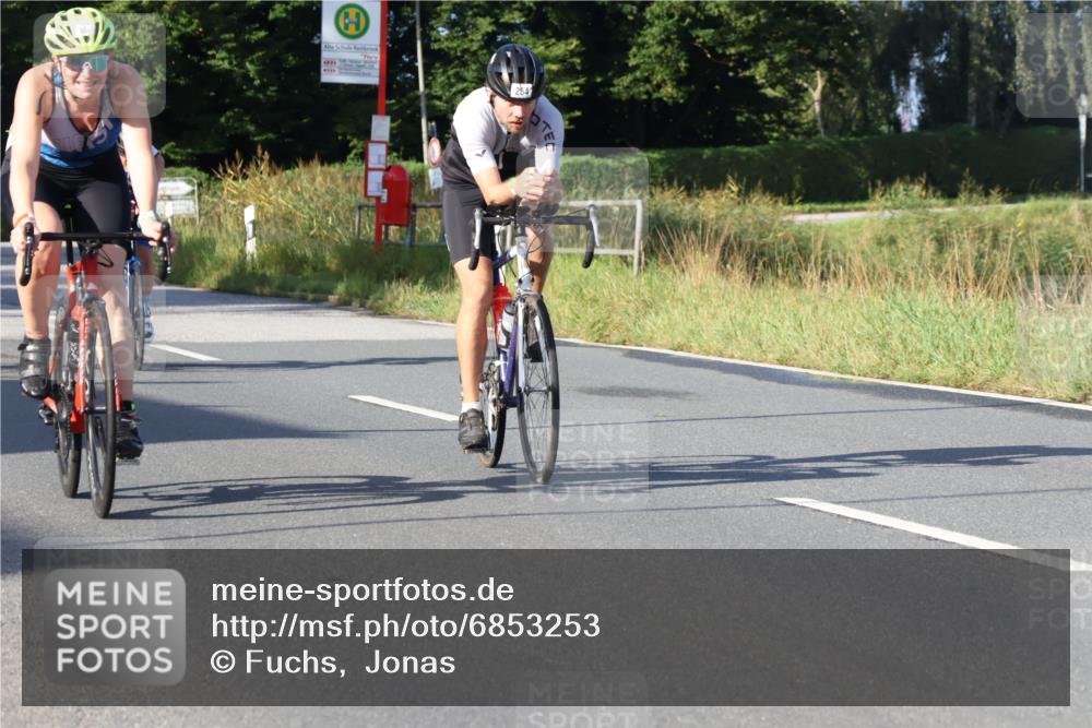 25.08.2024 - Elbe Triathlon Hamburg Fuchs,  Jonas http://msf.ph/oto/6853253 25.08.2024 09:16:35 Radfahren 127, 118, 254, 123, 173, 314 meine-sportfotos.de