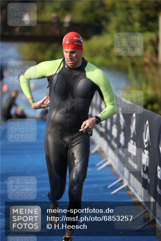 25.08.2024 - Elbe Triathlon Hamburg H.Heesch http://msf.ph/oto/6853257 25.08.2024 09:01:07 Schwimmen 226, 238, 270, 284, 309 meine-sportfotos.de