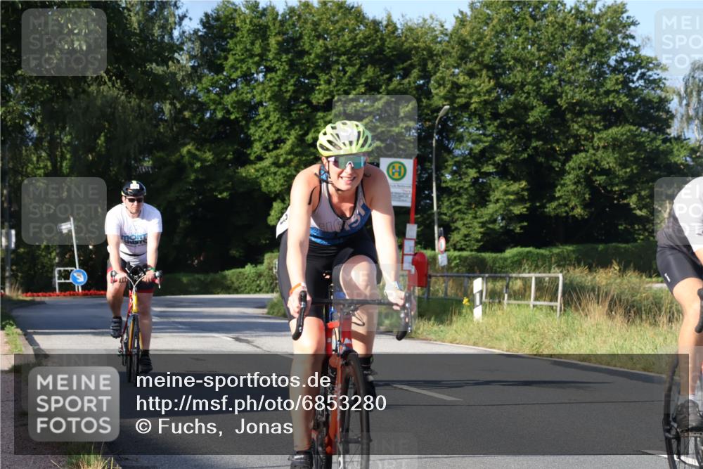25.08.2024 - Elbe Triathlon Hamburg Fuchs,  Jonas http://msf.ph/oto/6853280 25.08.2024 09:16:36 Radfahren 127, 118, 254, 123, 173, 314 meine-sportfotos.de
