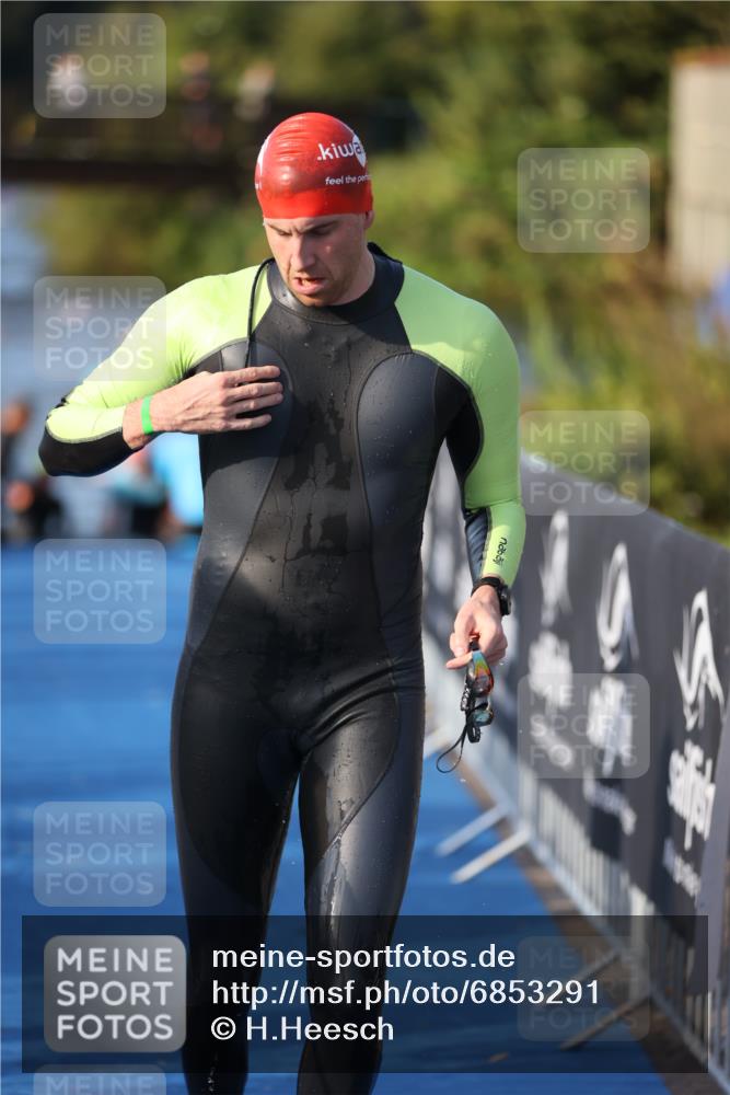 25.08.2024 - Elbe Triathlon Hamburg H.Heesch http://msf.ph/oto/6853291 25.08.2024 09:01:07 Schwimmen 226, 238, 270, 284, 309 meine-sportfotos.de