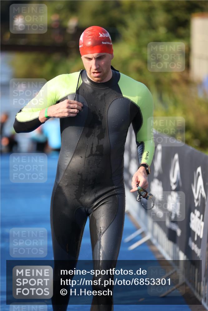 25.08.2024 - Elbe Triathlon Hamburg H.Heesch http://msf.ph/oto/6853301 25.08.2024 09:01:07 Schwimmen 226, 238, 270, 284, 309 meine-sportfotos.de