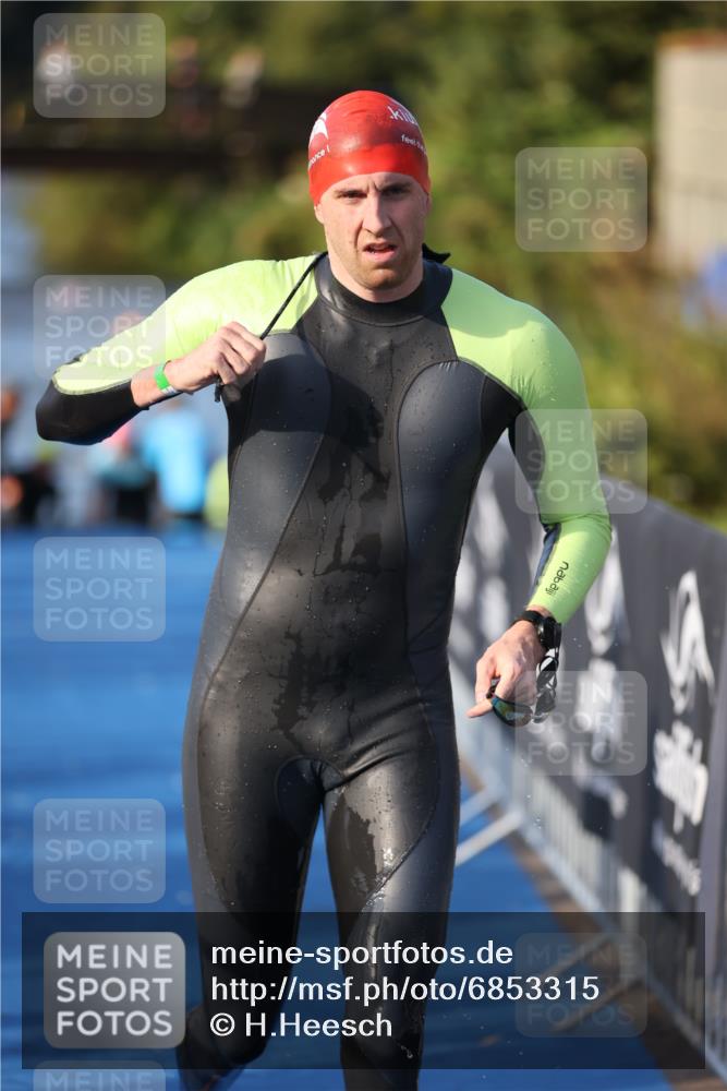 25.08.2024 - Elbe Triathlon Hamburg H.Heesch http://msf.ph/oto/6853315 25.08.2024 09:01:07 Schwimmen 226, 238, 270, 284, 309 meine-sportfotos.de