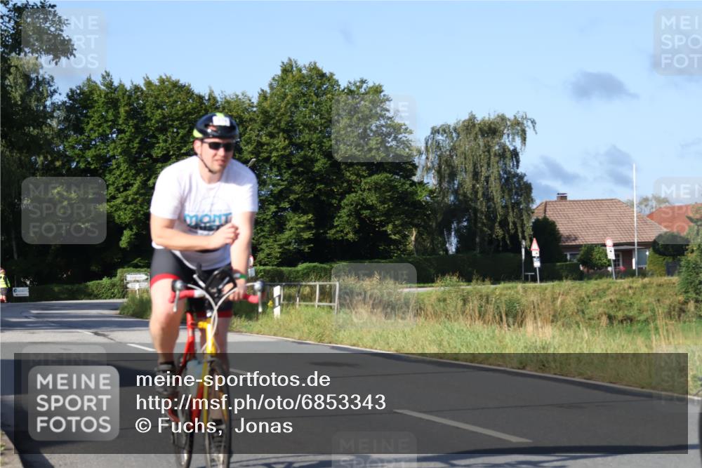 25.08.2024 - Elbe Triathlon Hamburg Fuchs,  Jonas http://msf.ph/oto/6853343 25.08.2024 09:16:37 Radfahren 127, 118, 254, 123, 173, 314 meine-sportfotos.de