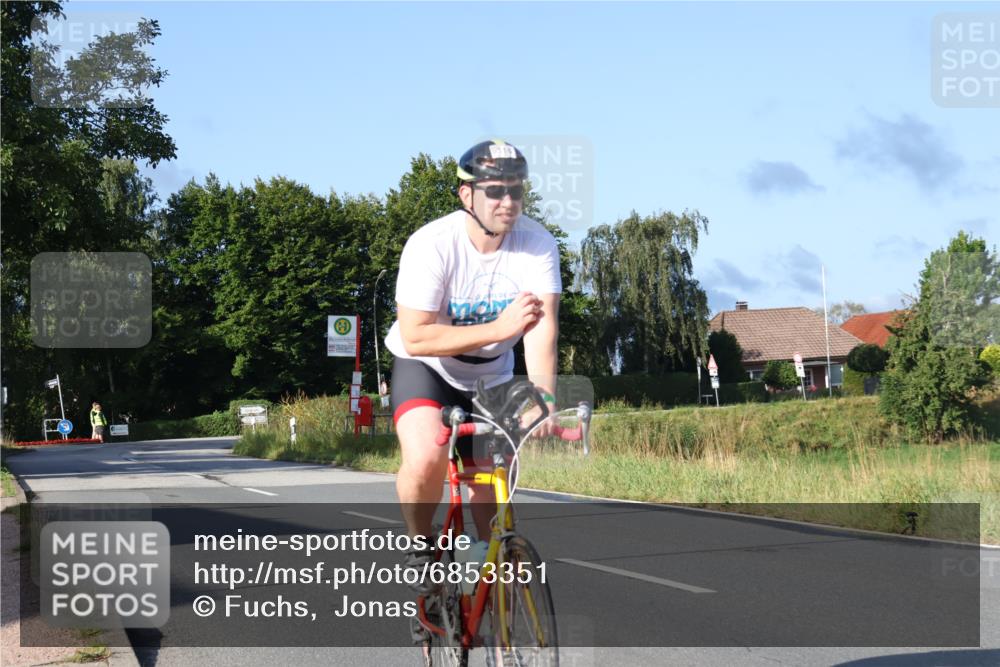 25.08.2024 - Elbe Triathlon Hamburg Fuchs,  Jonas http://msf.ph/oto/6853351 25.08.2024 09:16:37 Radfahren 127, 118, 254, 123, 173, 314 meine-sportfotos.de