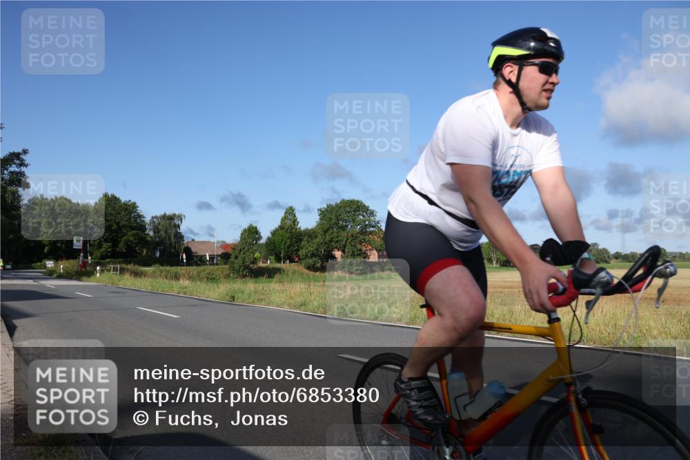25.08.2024 - Elbe Triathlon Hamburg Fuchs,  Jonas http://msf.ph/oto/6853380 25.08.2024 09:16:38 Radfahren 127, 118, 254, 123, 173, 314 meine-sportfotos.de