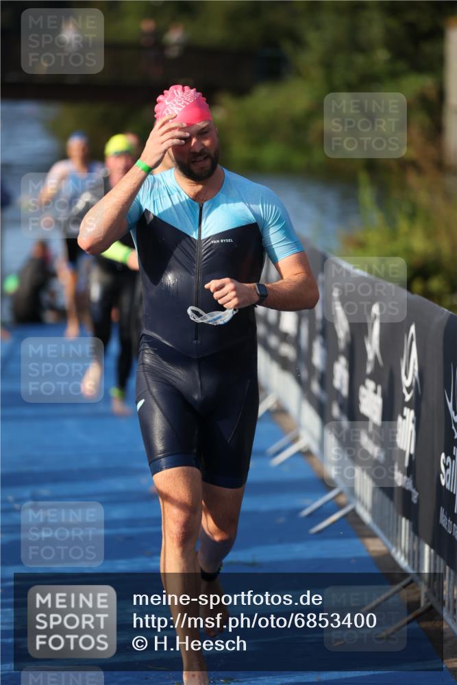 25.08.2024 - Elbe Triathlon Hamburg H.Heesch http://msf.ph/oto/6853400 25.08.2024 09:01:19 Schwimmen 175, 210, 238, 270, 284, 293, 309, 318 meine-sportfotos.de