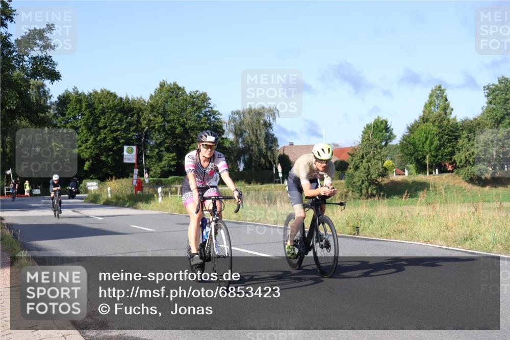25.08.2024 - Elbe Triathlon Hamburg Fuchs,  Jonas http://msf.ph/oto/6853423 25.08.2024 09:16:56 Radfahren 106, 108, 277, 59 meine-sportfotos.de