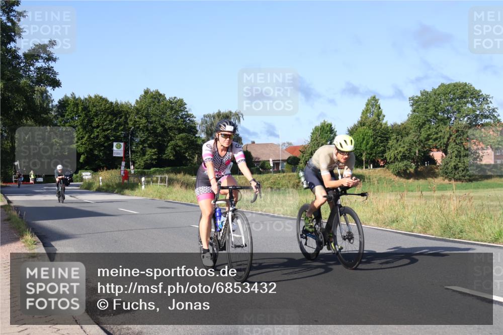 25.08.2024 - Elbe Triathlon Hamburg Fuchs,  Jonas http://msf.ph/oto/6853432 25.08.2024 09:16:56 Radfahren 106, 108, 277, 59 meine-sportfotos.de