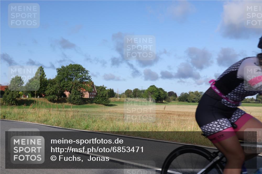 25.08.2024 - Elbe Triathlon Hamburg Fuchs,  Jonas http://msf.ph/oto/6853471 25.08.2024 09:16:57 Radfahren 106, 108, 277, 59 meine-sportfotos.de